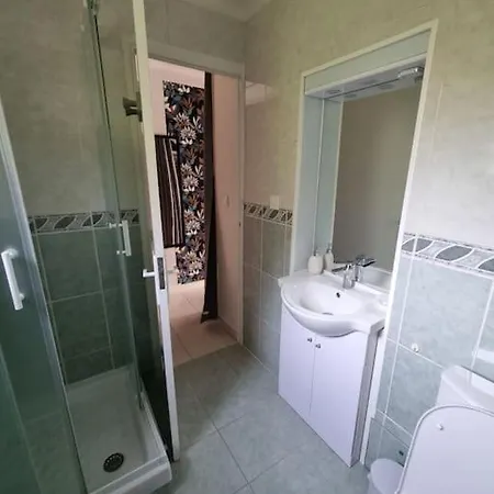 20' A Pieds Palais Wifi